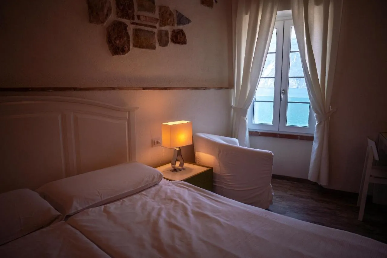 Garni Gianmartin Hotel Limone sul Garda 3*,  Italy